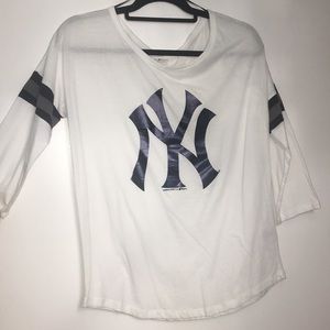 NY YANKEE 3/4 sleeve top BRAND NEW w/ tag